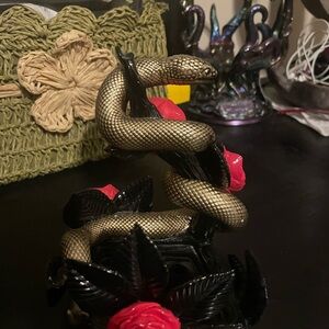 BBW Snake hand wash holder